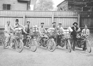 USPS mailmen on motorcycles 1906 - history of the United States Postal Service
